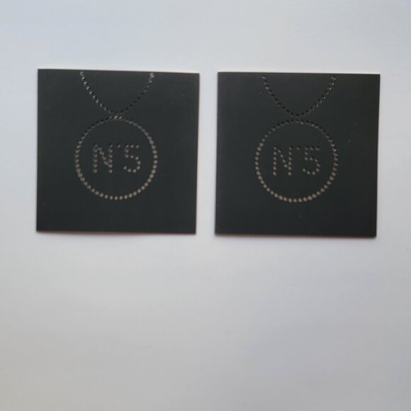CHANEL New Year greeting cards, includes 2 cards (frame suggestion not included) - Picture 3 of 8